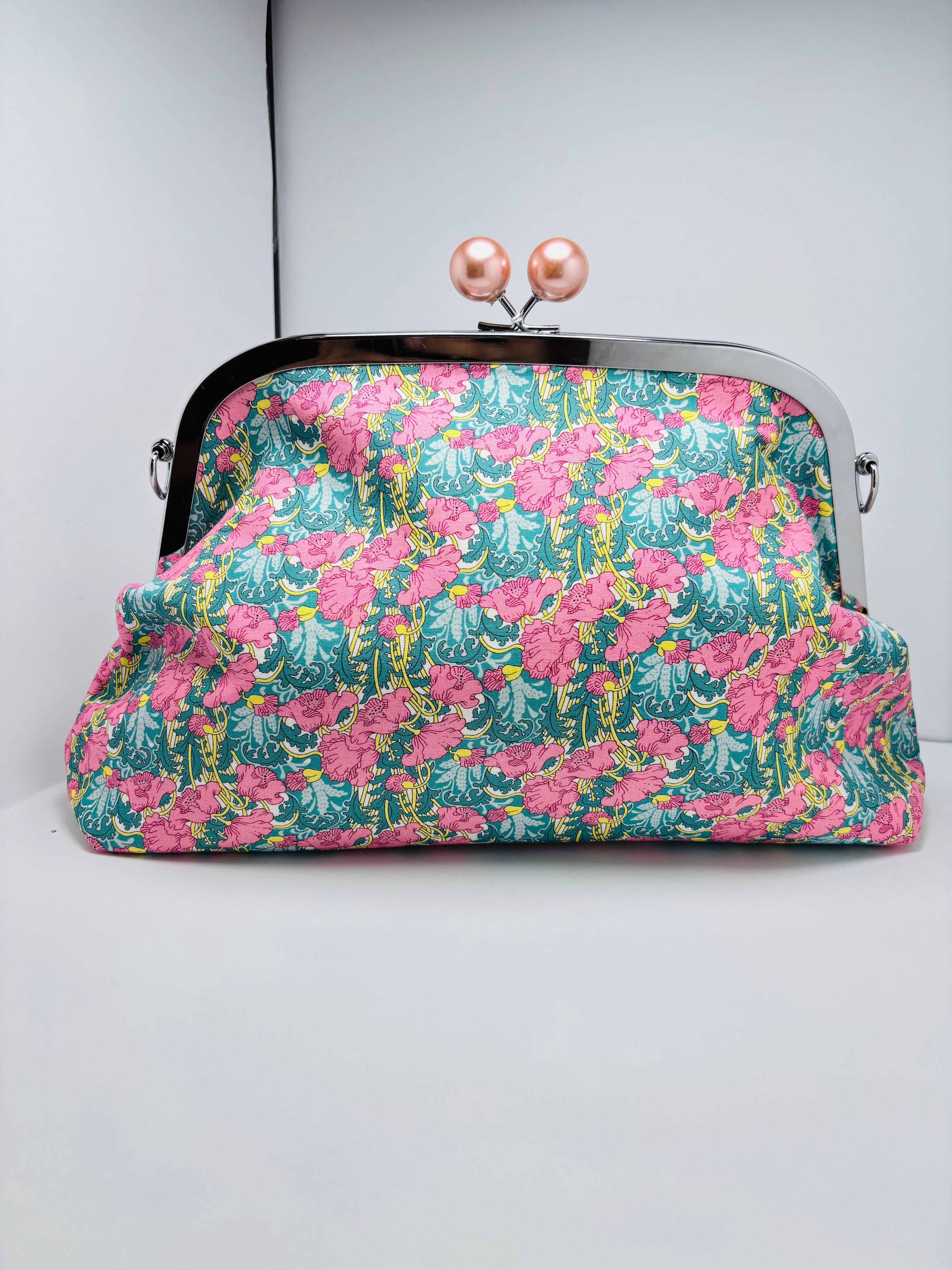 Pochette Carla