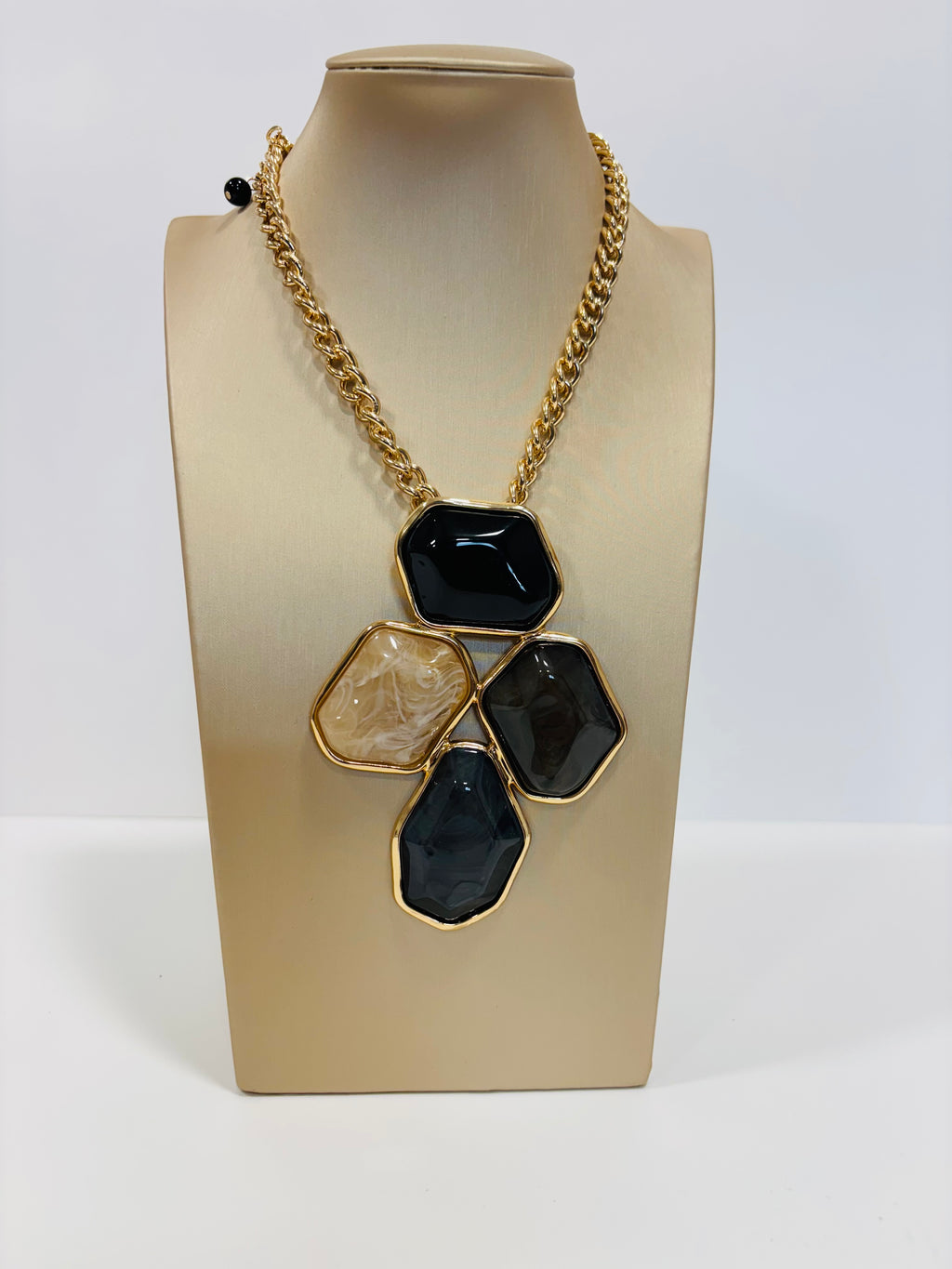 Collana pietra
