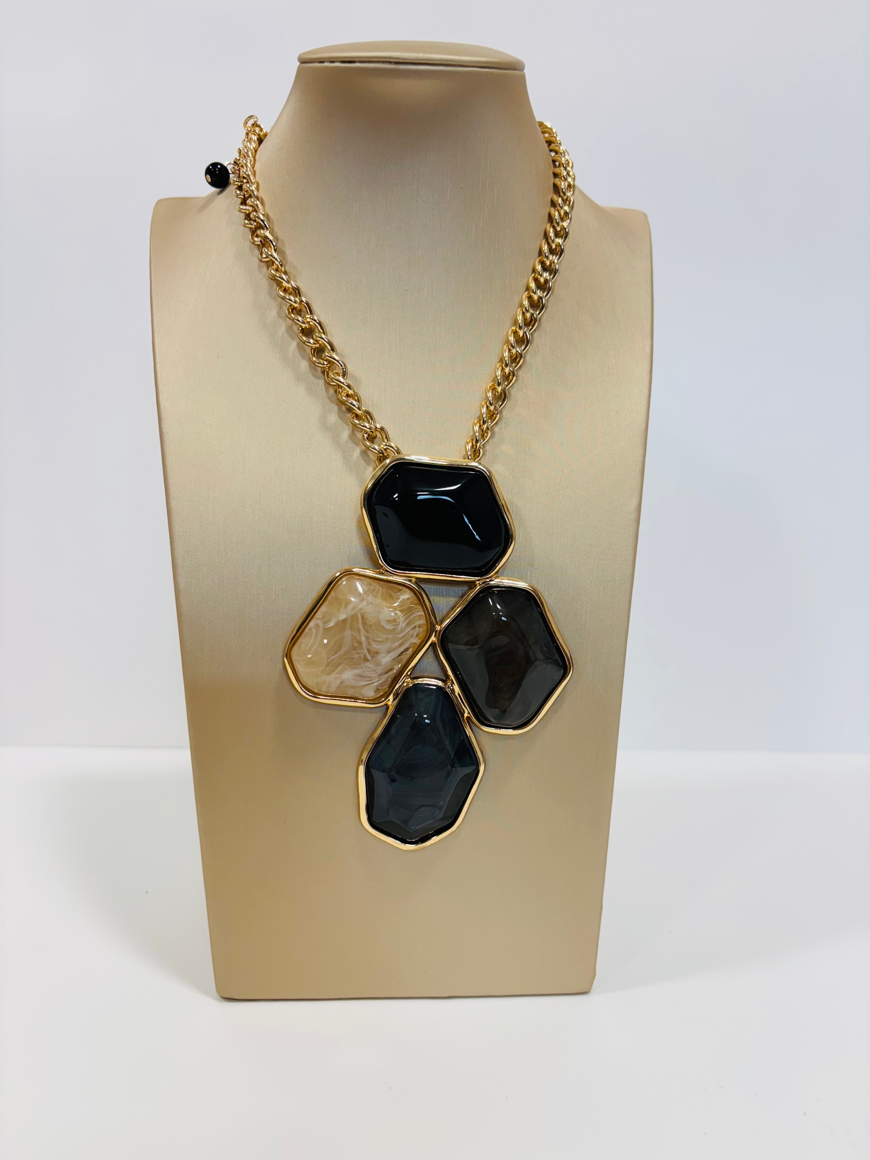 Collana pietra