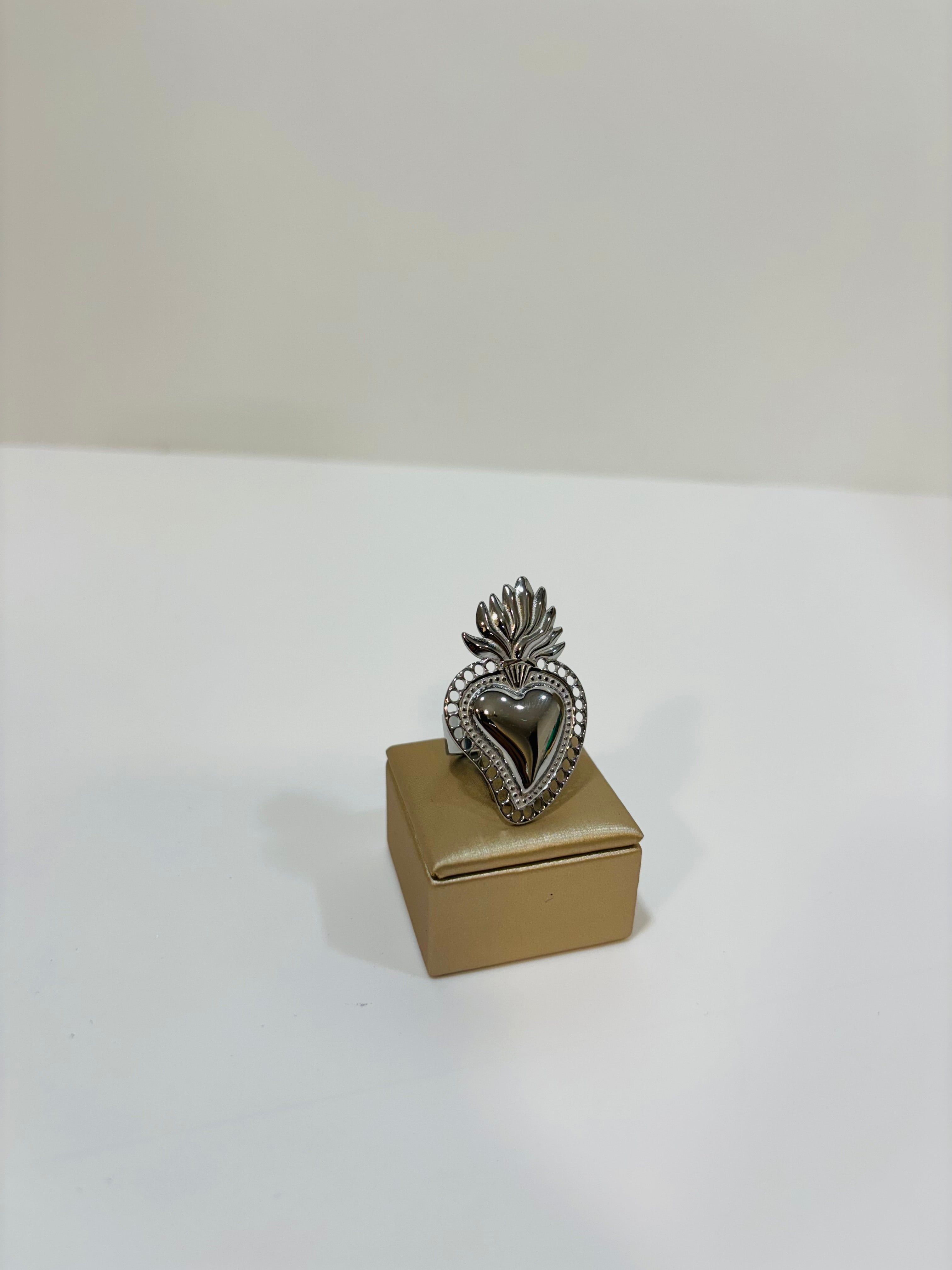 Anello cuore sacro