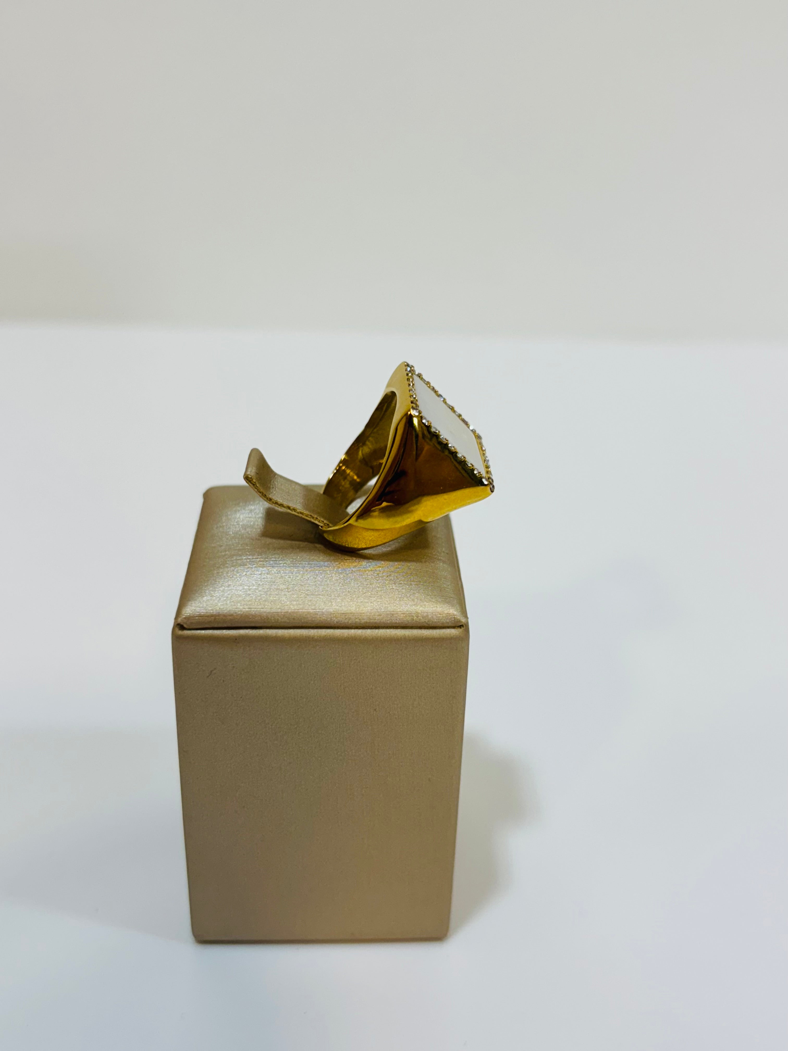 Anello Quadro