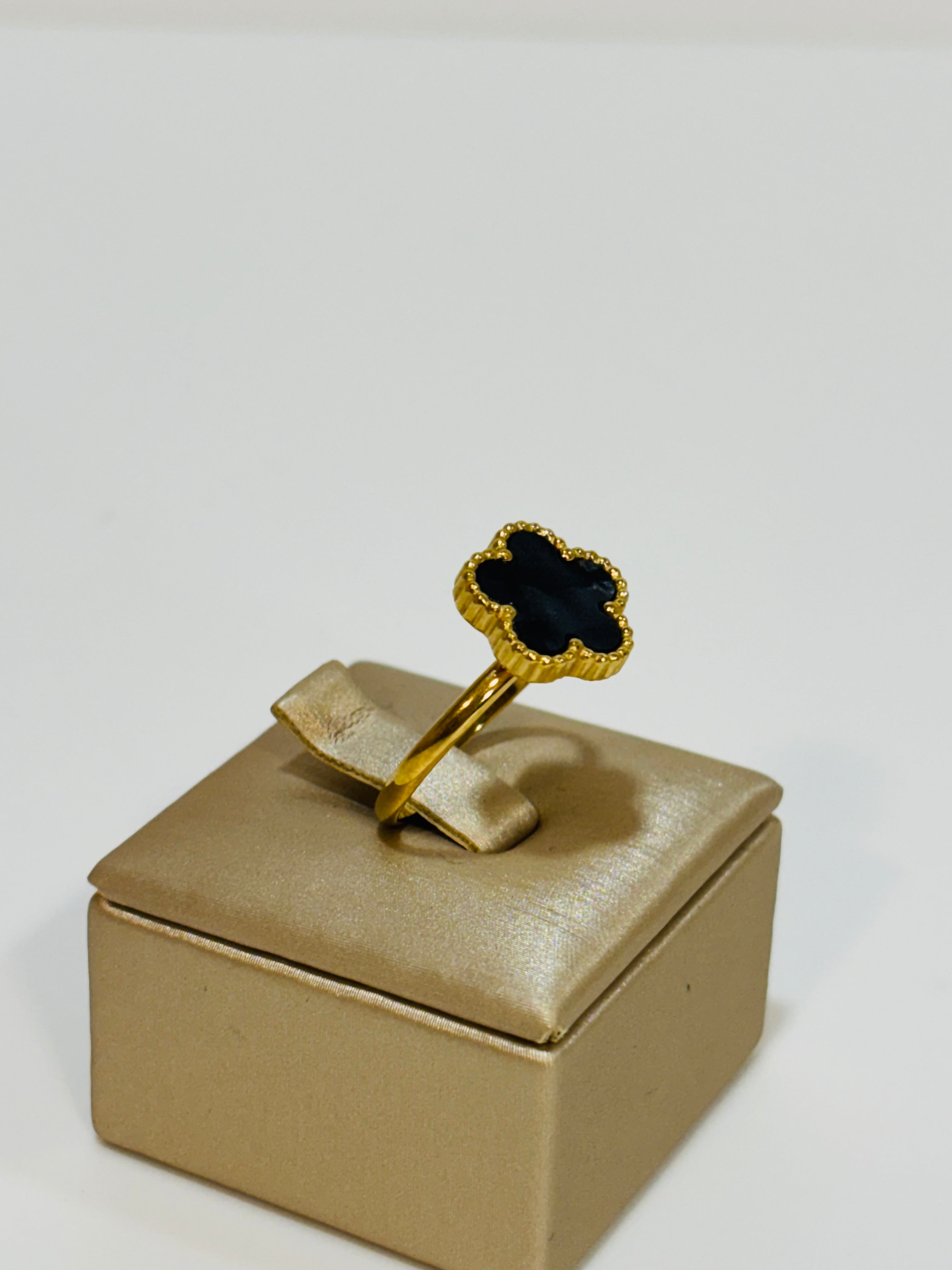 Anello quadrifoglio